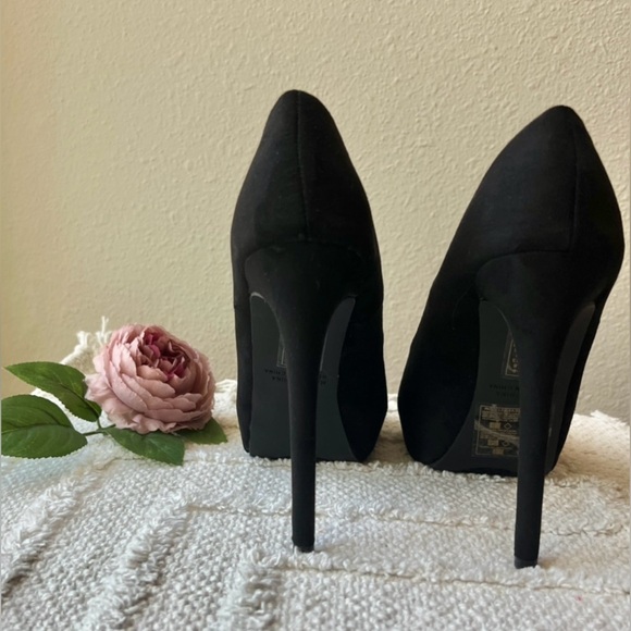 FOREVER 21 Faux Suede Peep Toe Stilettos Platform- Size 6 - Picture 3 of 7